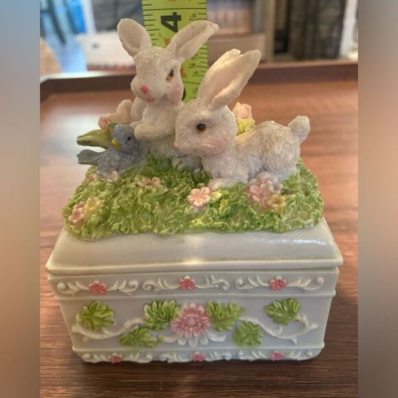 Trinket Box Resin Bunny Rose Accents w/ Blue Bird 3” Wide 4” Tall - Picture 9 of 9